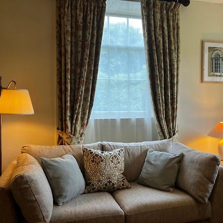 Plas Yn Yale With Mountain Views From All Windows Рексъм Екстериор снимка