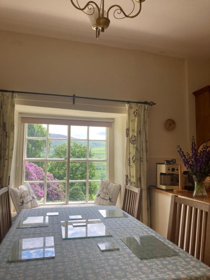 Plas Yn Yale With Mountain Views From All Windows Рексъм Екстериор снимка