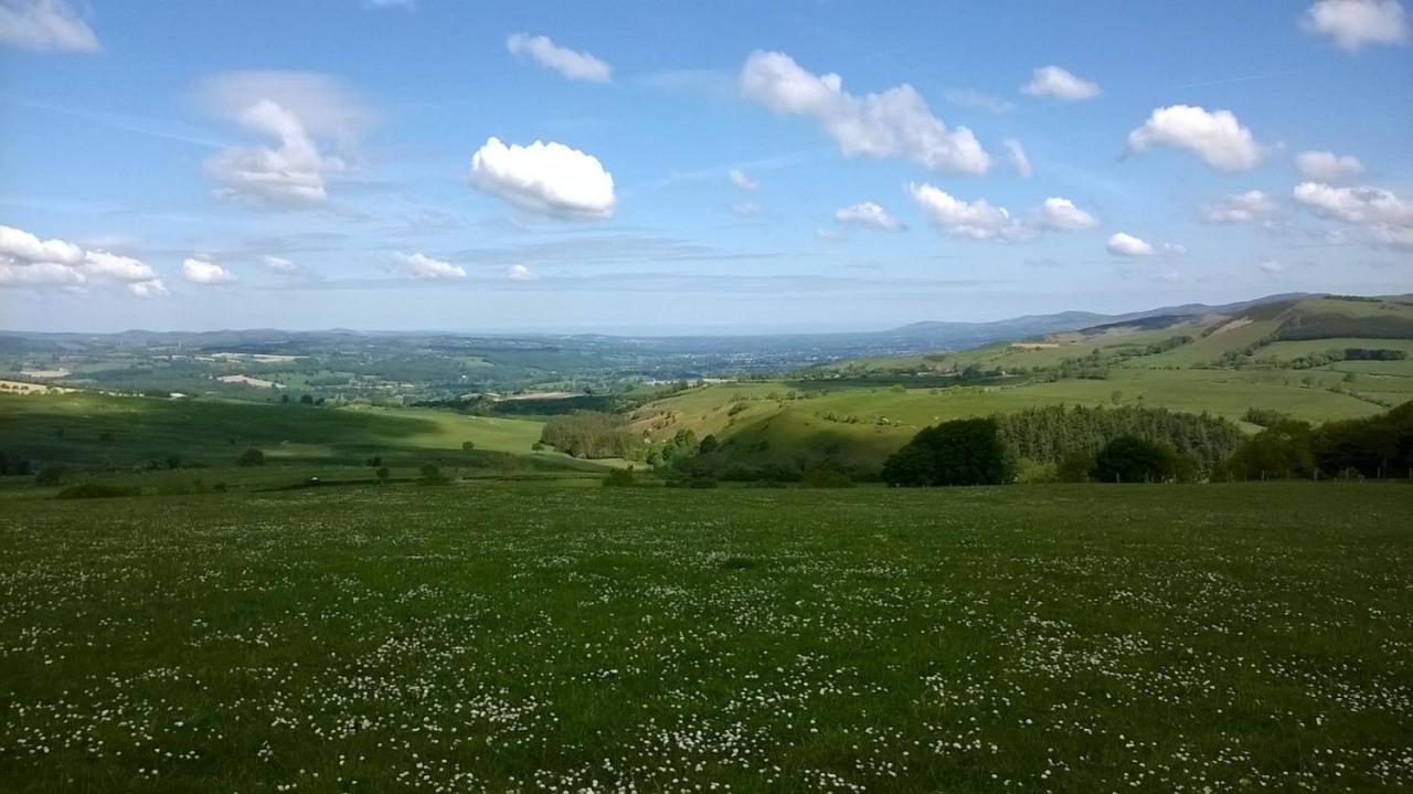 Plas Yn Yale With Mountain Views From All Windows Рексъм Екстериор снимка