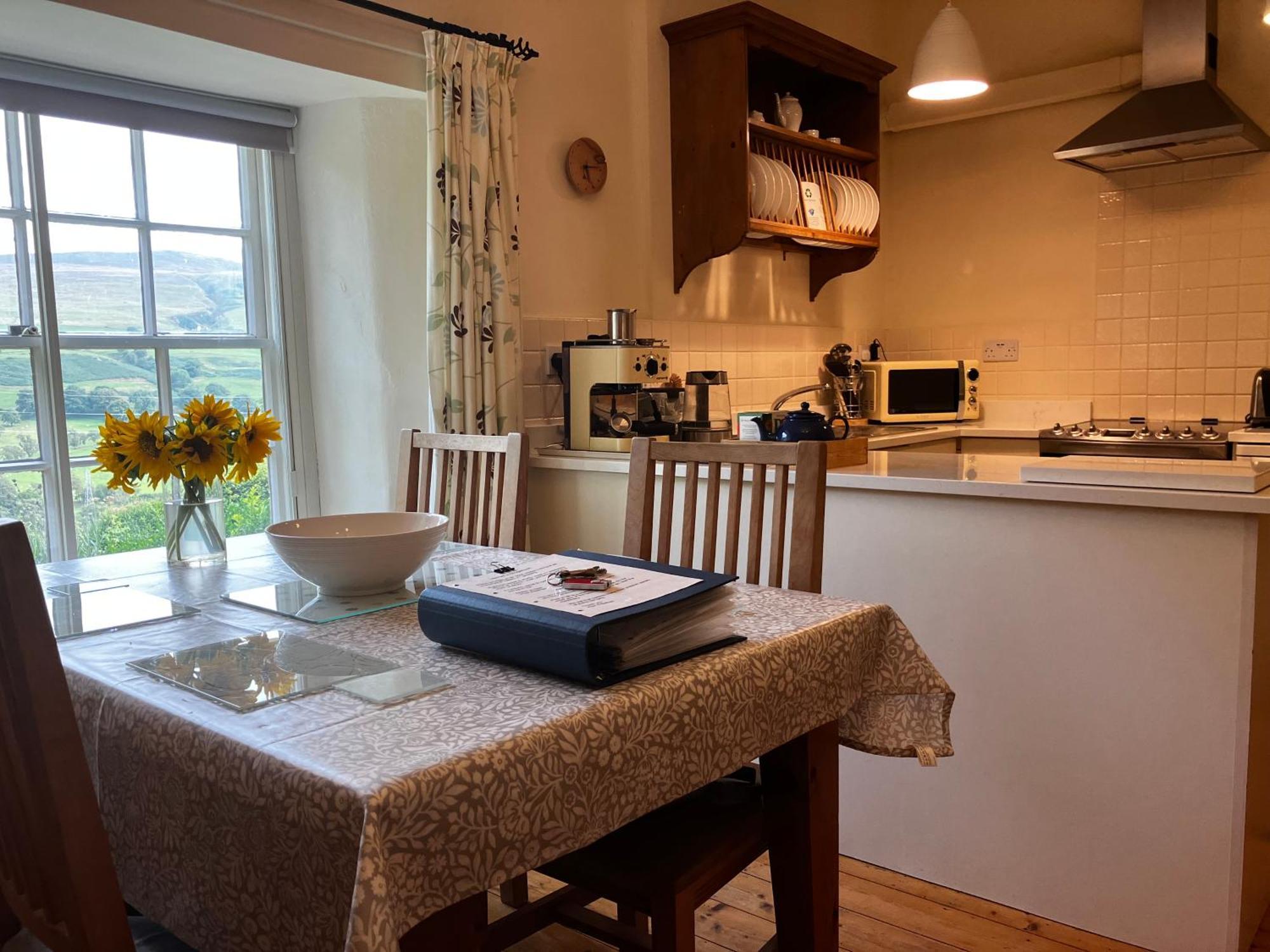 Plas Yn Yale With Mountain Views From All Windows Рексъм Екстериор снимка
